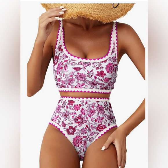 Other - Bikini Floral Print Whip Stitch
Elegant High Waisted Scoop 
2025 season
XL